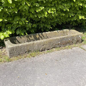 Nr. 32 Granittrog antik